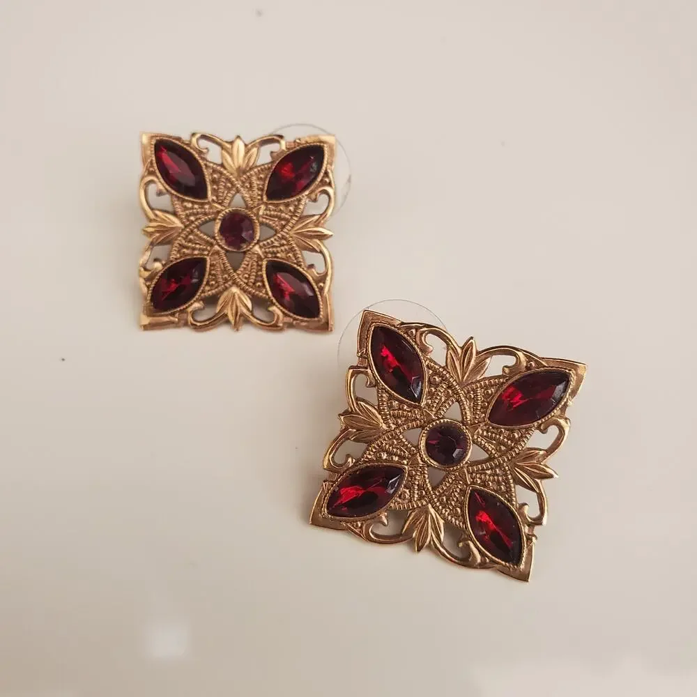 Vintage Gold Tone Square‎ Earrings Red Marquise Crystal Rhinestone Statement